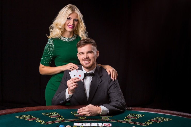 Baccarat table showing player and banker hands Multi-hand baccarat table on jutawantoto apk